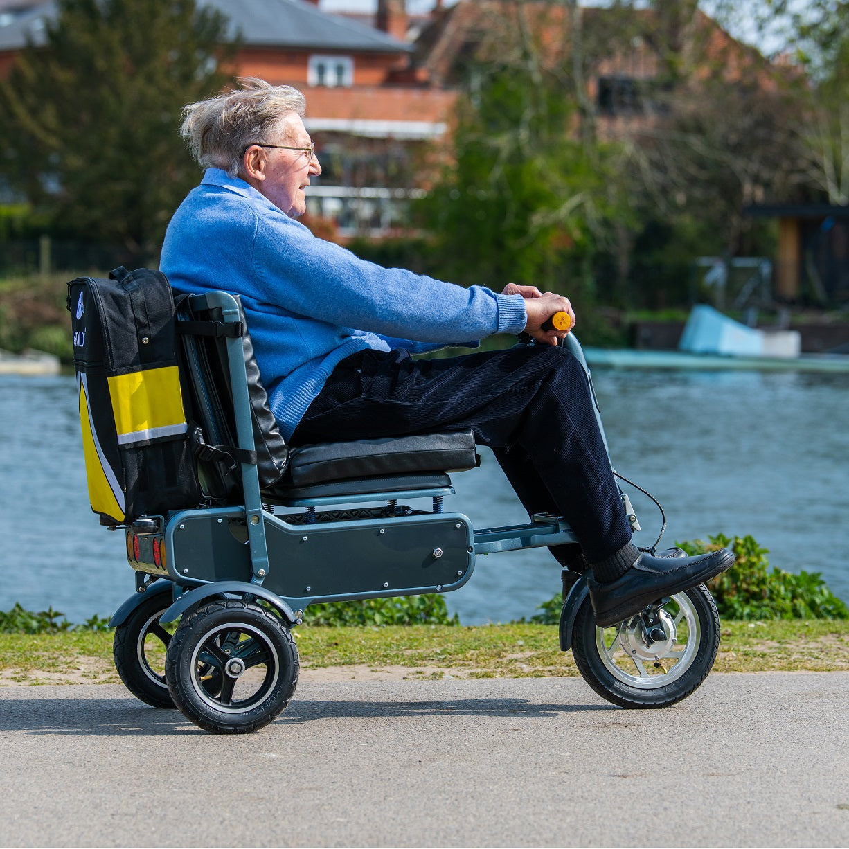 eFOLDi Explorer Ultra Lightweight Mobility Scooter